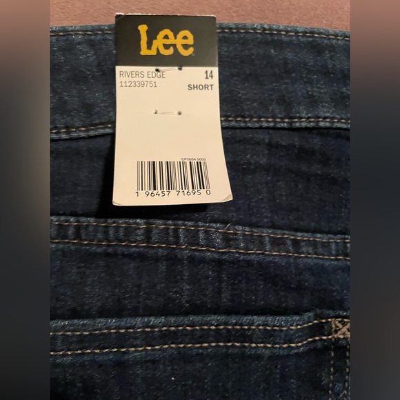 LEE WOMEN'S LEGENDARY REGULAR BOOTCUT JEAN -SIZE 14 Short NWT - Picture 11 of 13